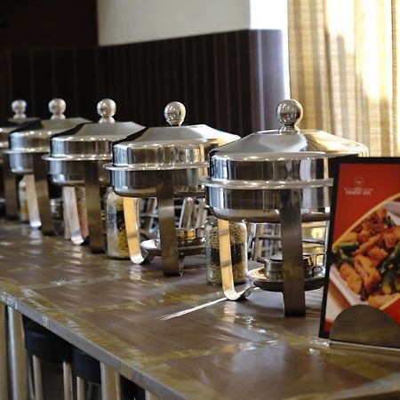 Hotel Vishnu Inn Дехрадун Екстериор снимка