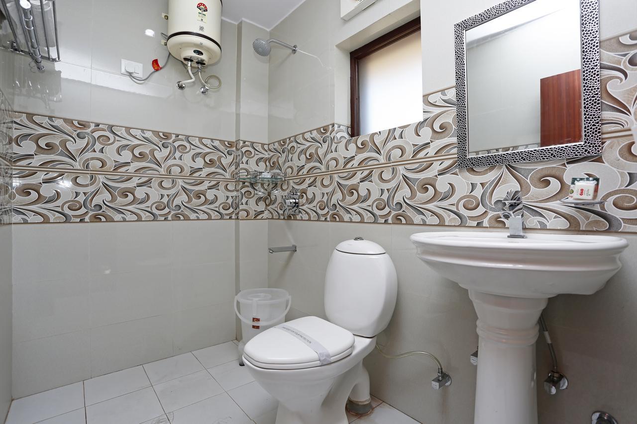Hotel Vishnu Inn Дехрадун Екстериор снимка