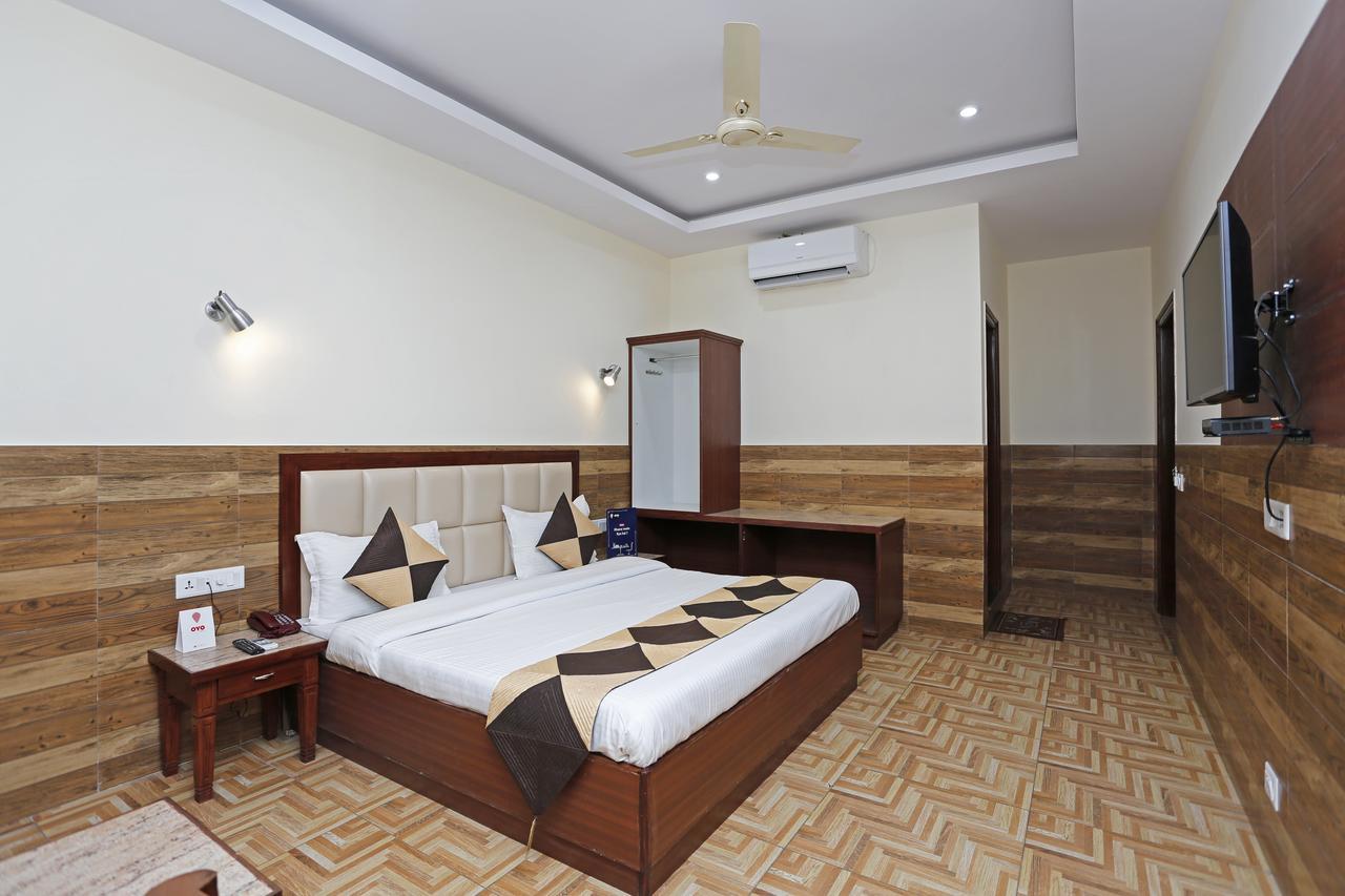 Hotel Vishnu Inn Дехрадун Екстериор снимка