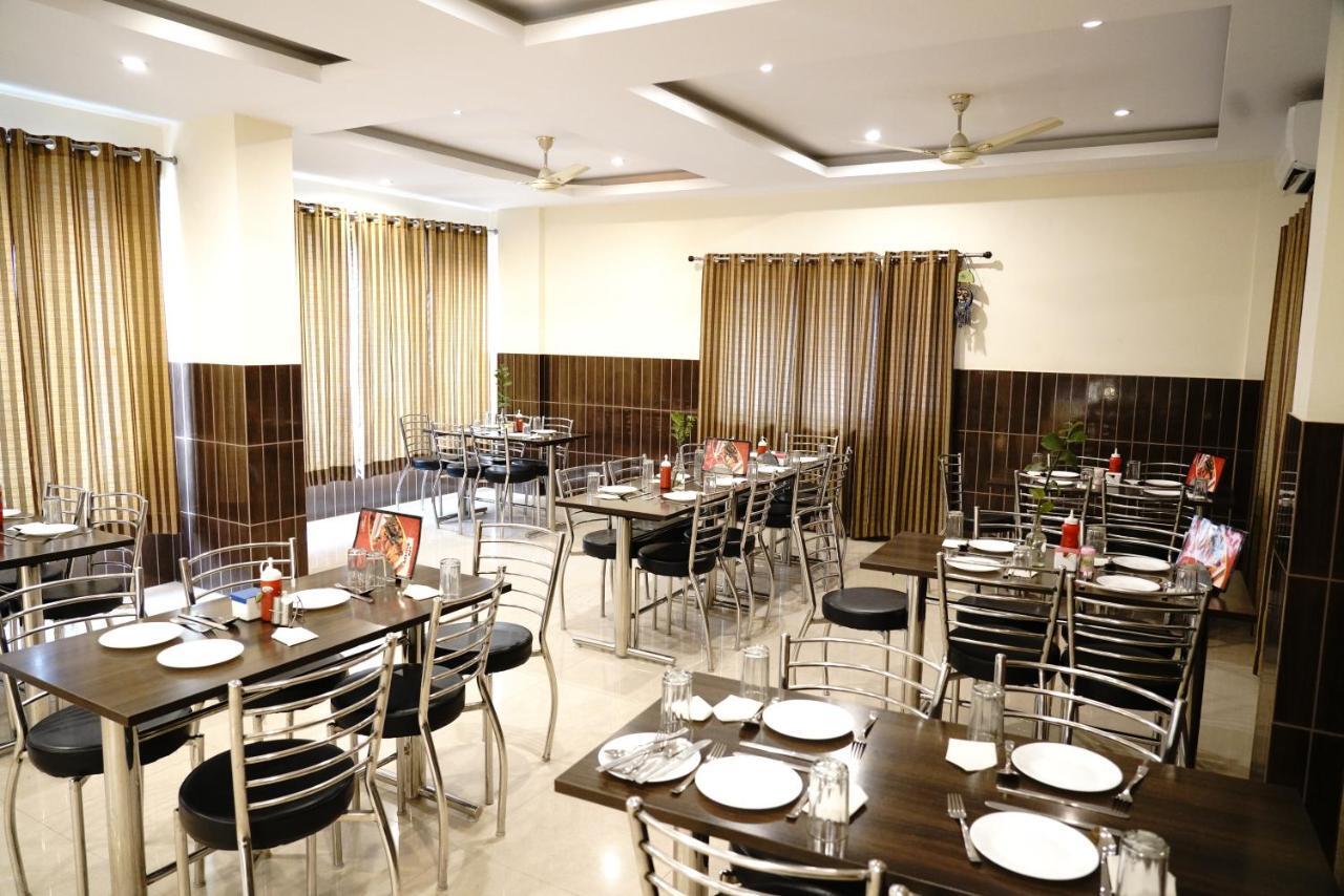 Hotel Vishnu Inn Дехрадун Екстериор снимка