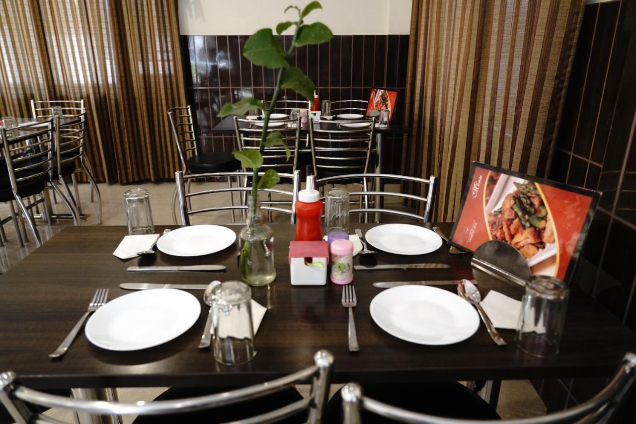 Hotel Vishnu Inn Дехрадун Екстериор снимка